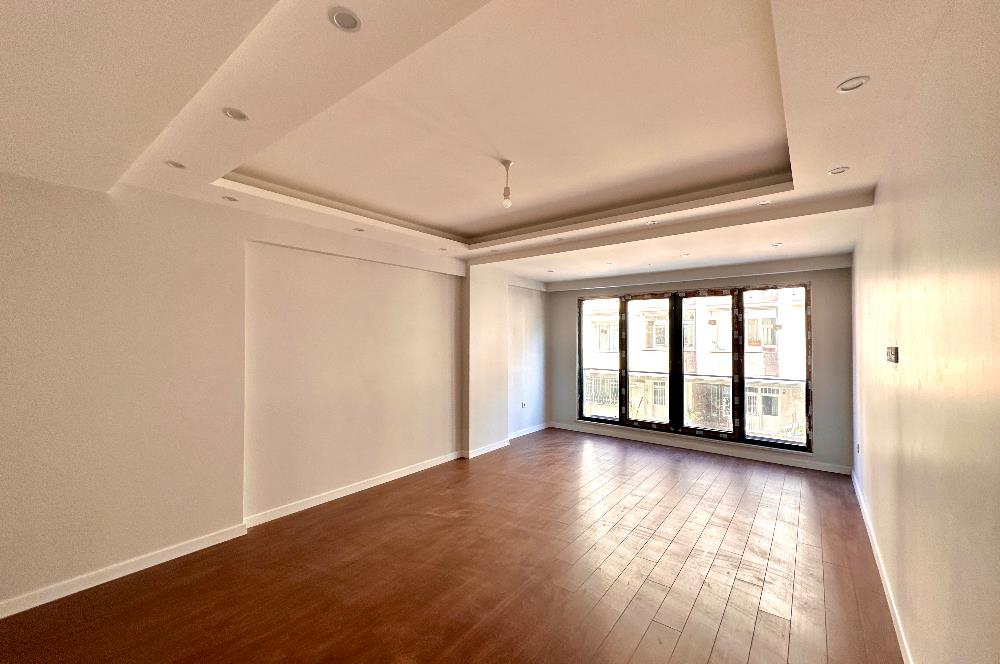 BAKIRKÖY SAHİLİNE 300 METRE KAPALI OTOPARKLI SIFIR SATILIK 3+1 