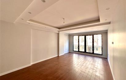 BAKIRKÖY SAHİLİNE 300 METRE KAPALI OTOPARKLI SIFIR SATILIK 3+1 