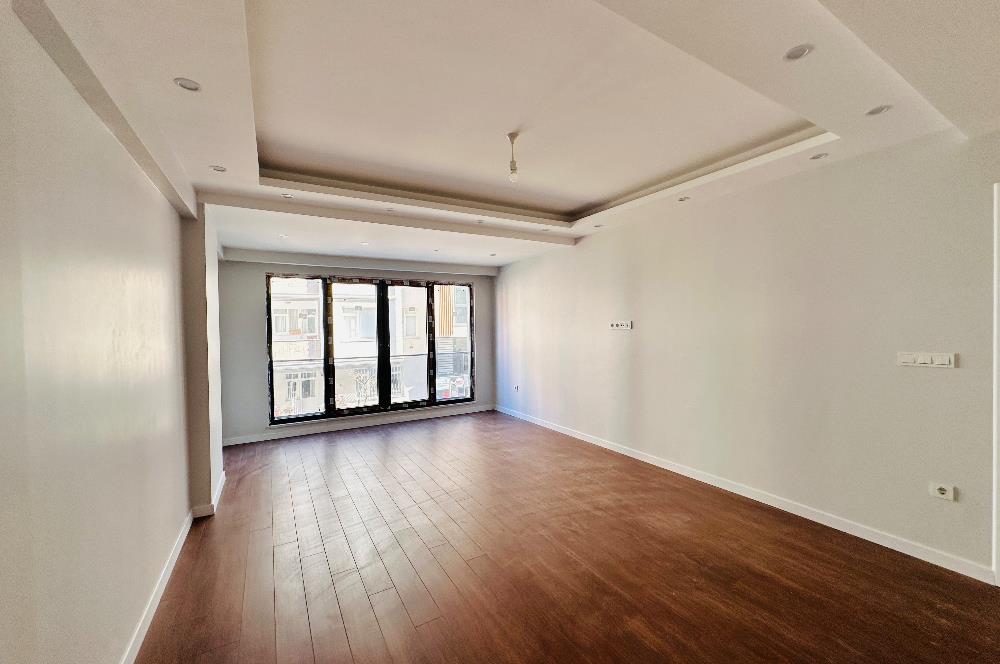 BAKIRKÖY SAHİLİNE 300 METRE KAPALI OTOPARKLI SIFIR SATILIK 3+1 