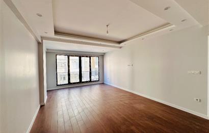 BAKIRKÖY SAHİLİNE 300 METRE KAPALI OTOPARKLI SIFIR SATILIK 3+1 