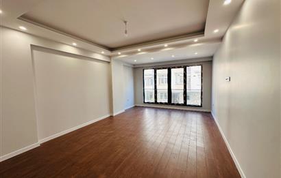 BAKIRKÖY SAHİLİNE 300 METRE KAPALI OTOPARKLI SIFIR SATILIK 3+1 