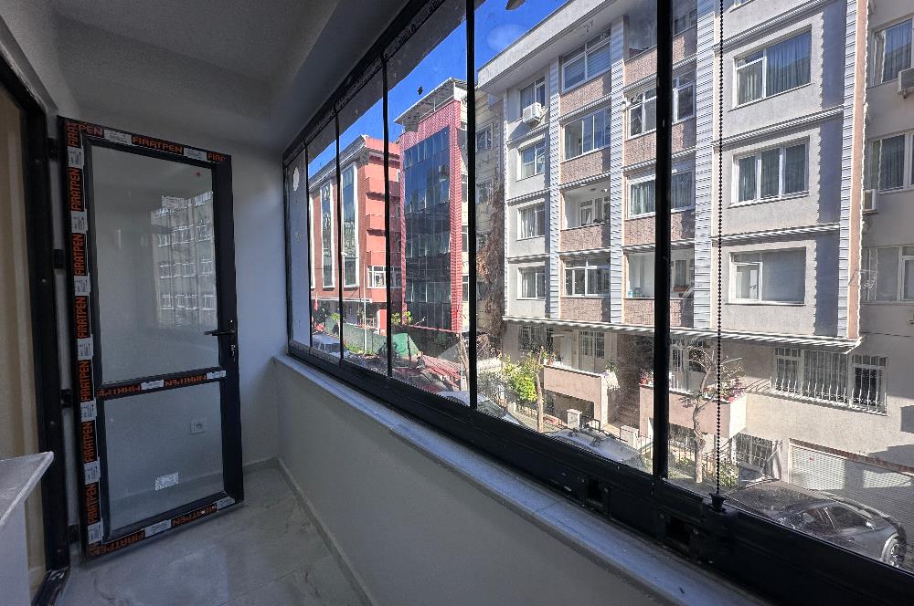 BAKIRKÖY SAHİLİNE 300 METRE KAPALI OTOPARKLI SIFIR SATILIK 3+1 