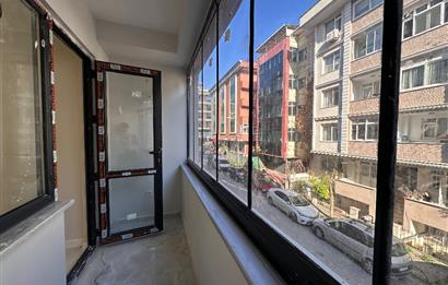 BAKIRKÖY SAHİLİNE 300 METRE KAPALI OTOPARKLI SIFIR SATILIK 3+1 