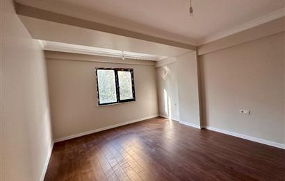 BAKIRKÖY SAHİLİNE 300 METRE KAPALI OTOPARKLI SIFIR SATILIK 3+1 