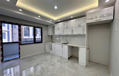 BAKIRKÖY SAHİLİNE 300 METRE KAPALI OTOPARKLI SIFIR SATILIK 3+1 