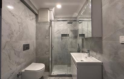 BAKIRKÖY SAHİLİNE 300 METRE KAPALI OTOPARKLI SIFIR SATILIK 3+1 