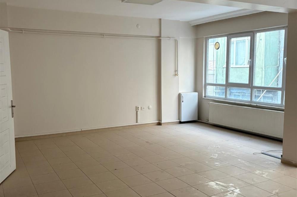 C21 Cius ; Şehrin Kalbinde Dükkan Üstü Kiralık Ofis