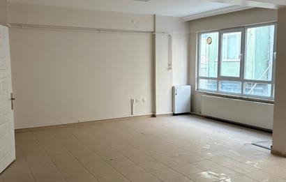 C21 Cius ; Şehrin Kalbinde Dükkan Üstü Kiralık Ofis