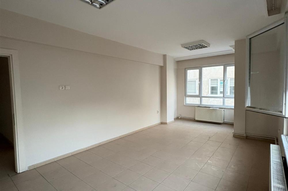 C21 Cius ; Şehrin Kalbinde Dükkan Üstü Kiralık Ofis