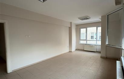 C21 Cius ; Şehrin Kalbinde Dükkan Üstü Kiralık Ofis