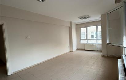 C21 Cius ; Şehrin Kalbinde Dükkan Üstü Kiralık Ofis