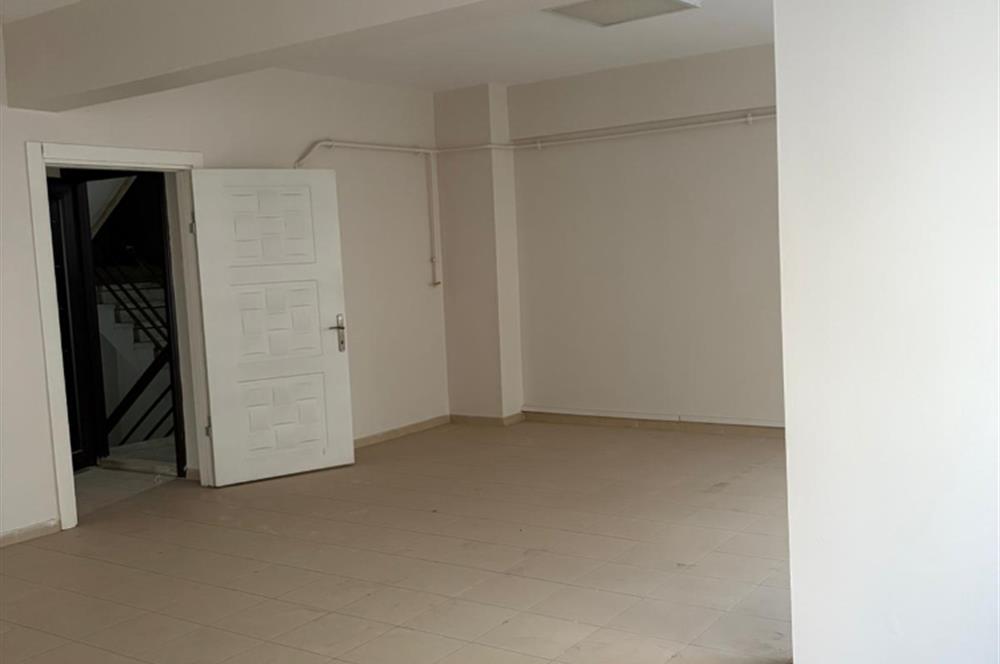 C21 Cius ; Şehrin Kalbinde Dükkan Üstü Kiralık Ofis