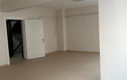 C21 Cius ; Şehrin Kalbinde Dükkan Üstü Kiralık Ofis