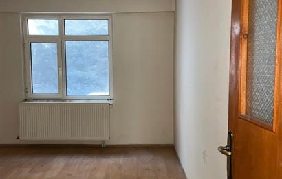 C21 Cius; Perşembe Pazarı Civarında 2+1 Satılık Daire