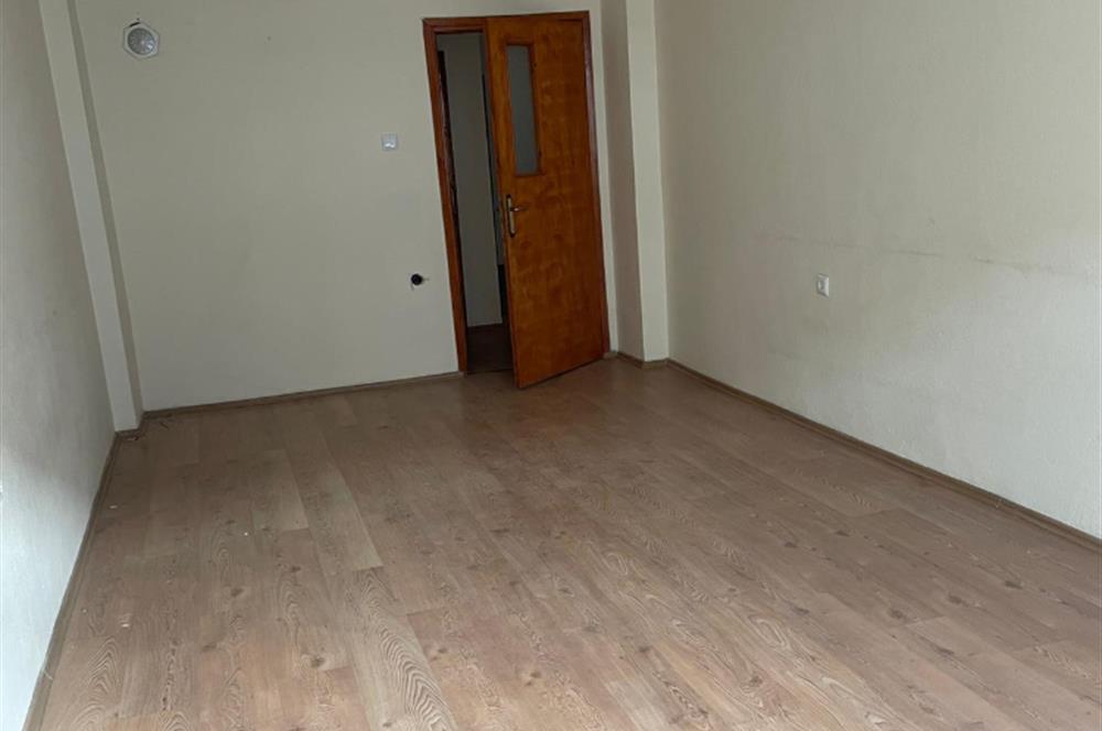 C21 Cius; Perşembe Pazarı Civarında 2+1 Satılık Daire