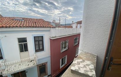 C21 BAL’DAN AYVALIK’TA SATILIK 3 KATLI RUM EVİ 