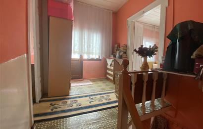 C21 BAL’DAN AYVALIK’TA SATILIK 3 KATLI RUM EVİ 