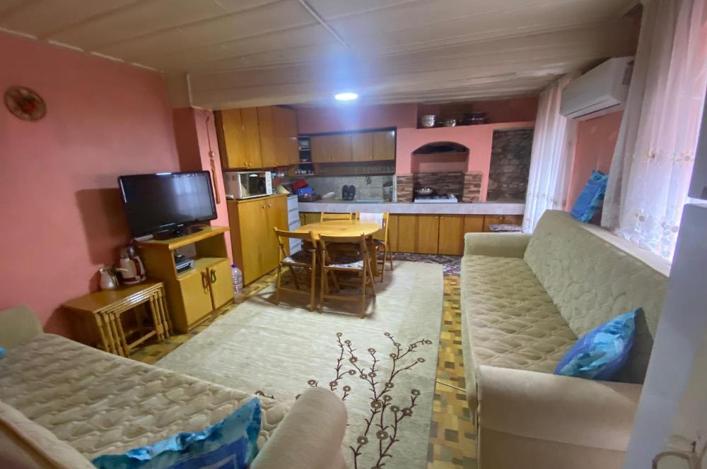 C21 BAL’DAN AYVALIK’TA SATILIK 3 KATLI RUM EVİ 