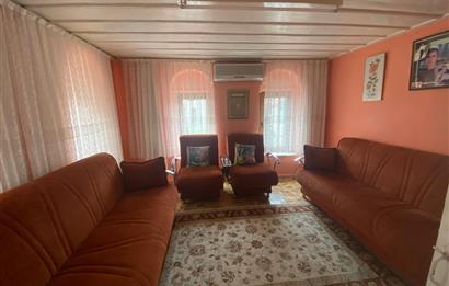 C21 BAL’DAN AYVALIK’TA SATILIK 3 KATLI RUM EVİ 