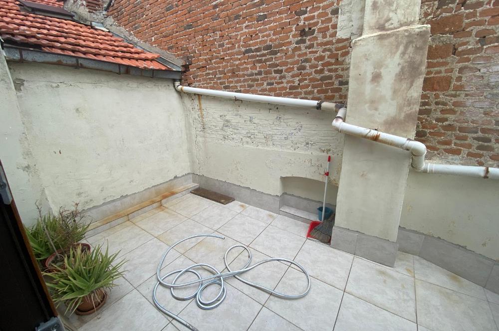 C21 BAL’DAN AYVALIK’TA SATILIK 3 KATLI RUM EVİ 