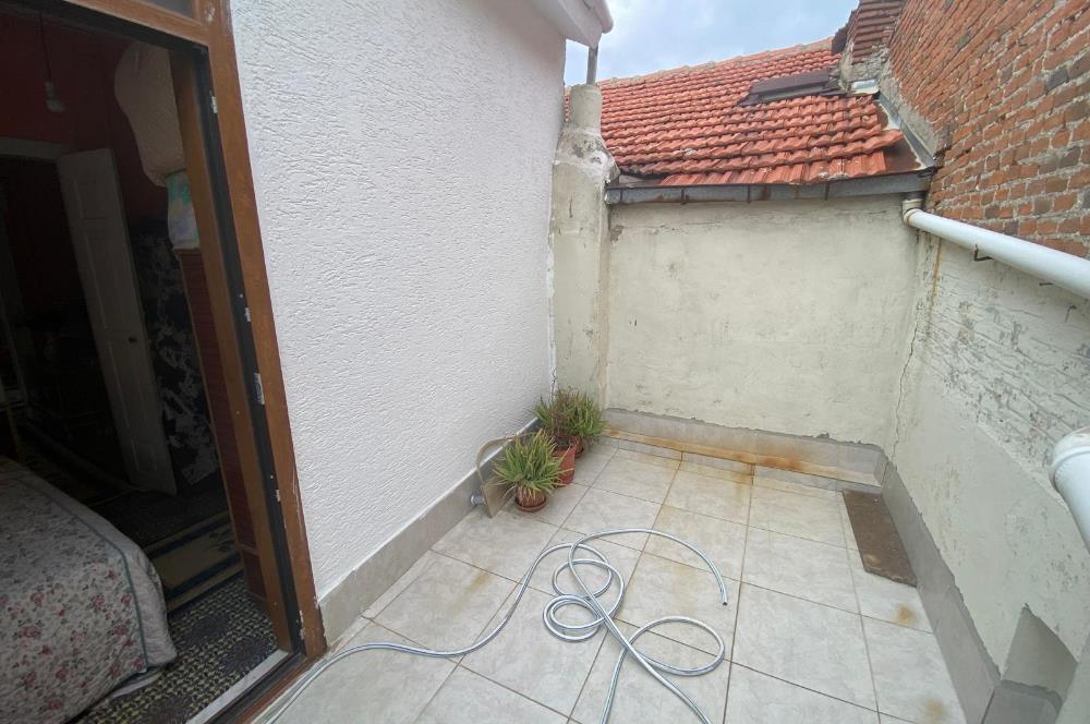 C21 BAL’DAN AYVALIK’TA SATILIK 3 KATLI RUM EVİ 