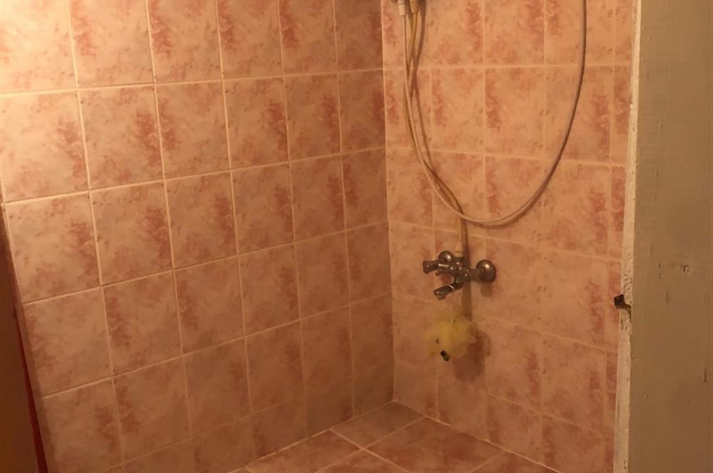 C21 BAL’DAN AYVALIK’TA SATILIK 3 KATLI RUM EVİ 