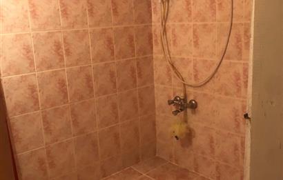 C21 BAL’DAN AYVALIK’TA SATILIK 3 KATLI RUM EVİ 