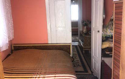 C21 BAL’DAN AYVALIK’TA SATILIK 3 KATLI RUM EVİ 