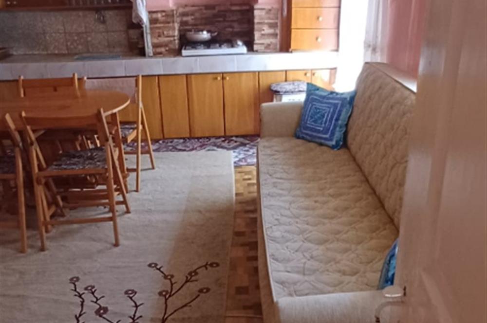 C21 BAL’DAN AYVALIK’TA SATILIK 3 KATLI RUM EVİ 