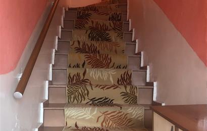 C21 BAL’DAN AYVALIK’TA SATILIK 3 KATLI RUM EVİ 