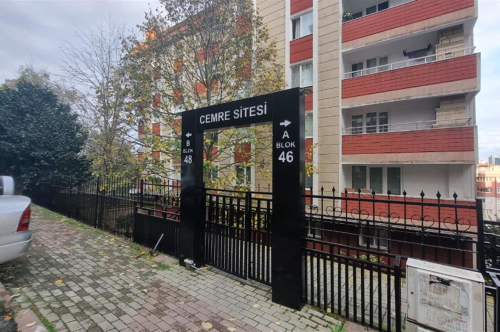 AYAZAĞA CEMRE SİTESİNDE  4+1  SATILIK 2 BANYOLU 