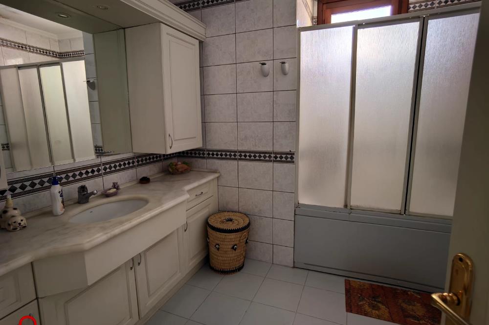  CADDEBOSTAN MEHTAP SOKAKTA KATTA TEK DENİZ MANZARALI SATILIK 4+1