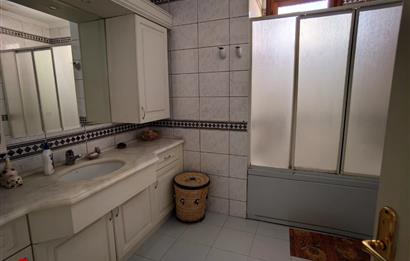  CADDEBOSTAN MEHTAP SOKAKTA KATTA TEK DENİZ MANZARALI SATILIK 4+1