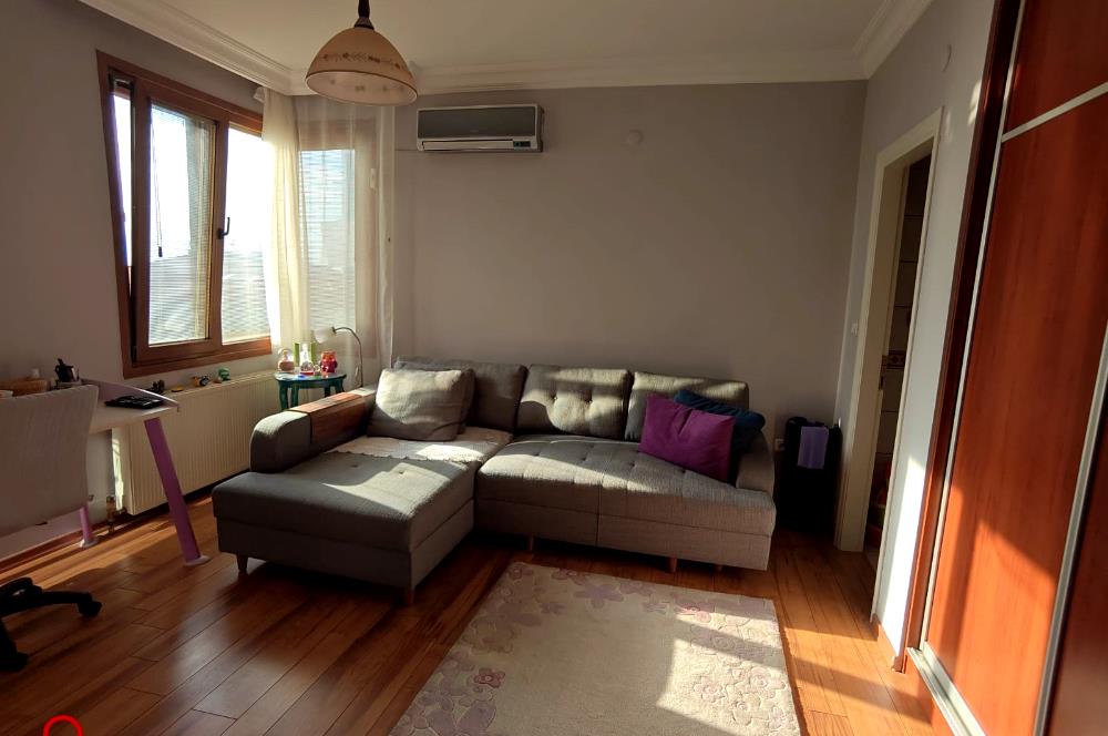  CADDEBOSTAN MEHTAP SOKAKTA KATTA TEK DENİZ MANZARALI SATILIK 4+1