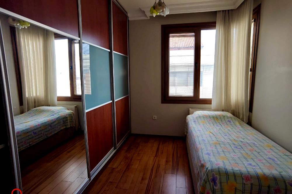  CADDEBOSTAN MEHTAP SOKAKTA KATTA TEK DENİZ MANZARALI SATILIK 4+1