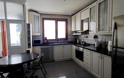  CADDEBOSTAN MEHTAP SOKAKTA KATTA TEK DENİZ MANZARALI SATILIK 4+1