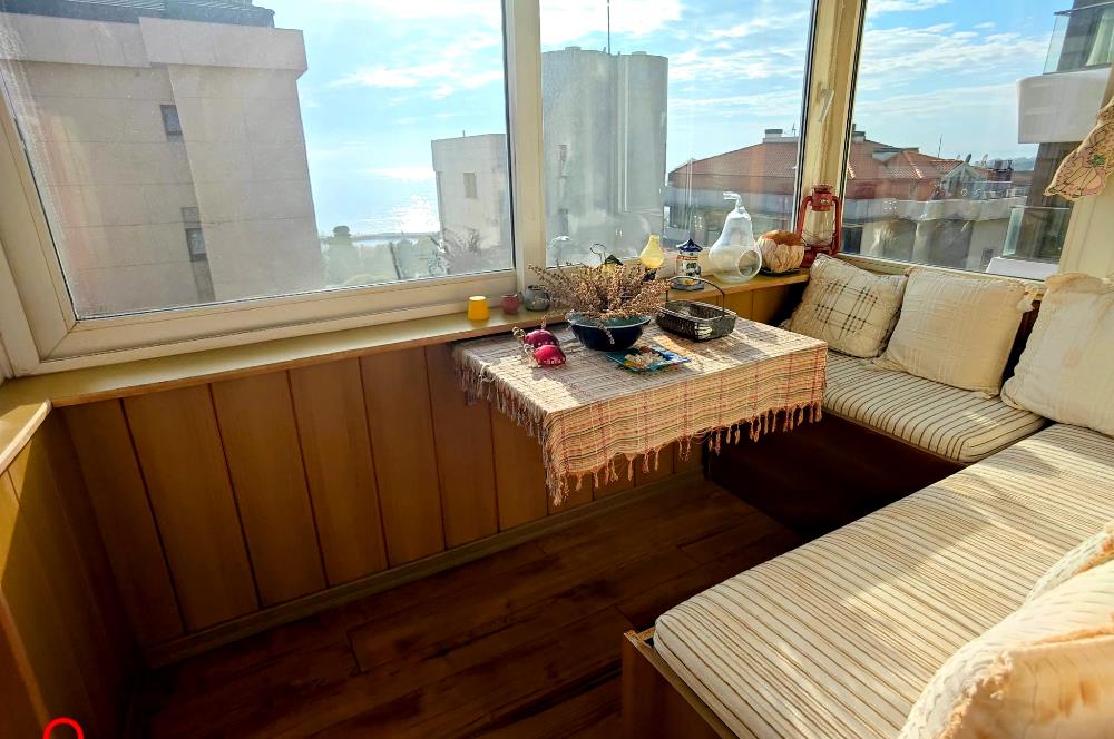  CADDEBOSTAN MEHTAP SOKAKTA KATTA TEK DENİZ MANZARALI SATILIK 4+1