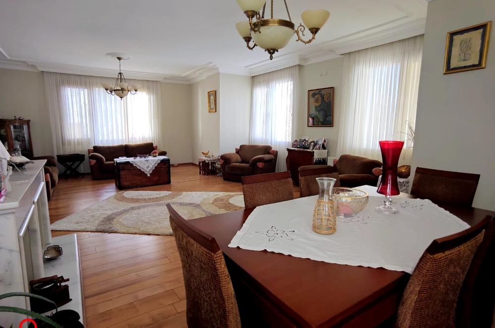  CADDEBOSTAN MEHTAP SOKAKTA KATTA TEK DENİZ MANZARALI SATILIK 4+1