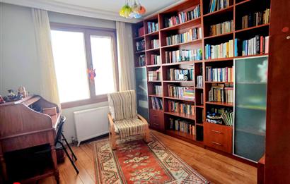  CADDEBOSTAN MEHTAP SOKAKTA KATTA TEK DENİZ MANZARALI SATILIK 4+1