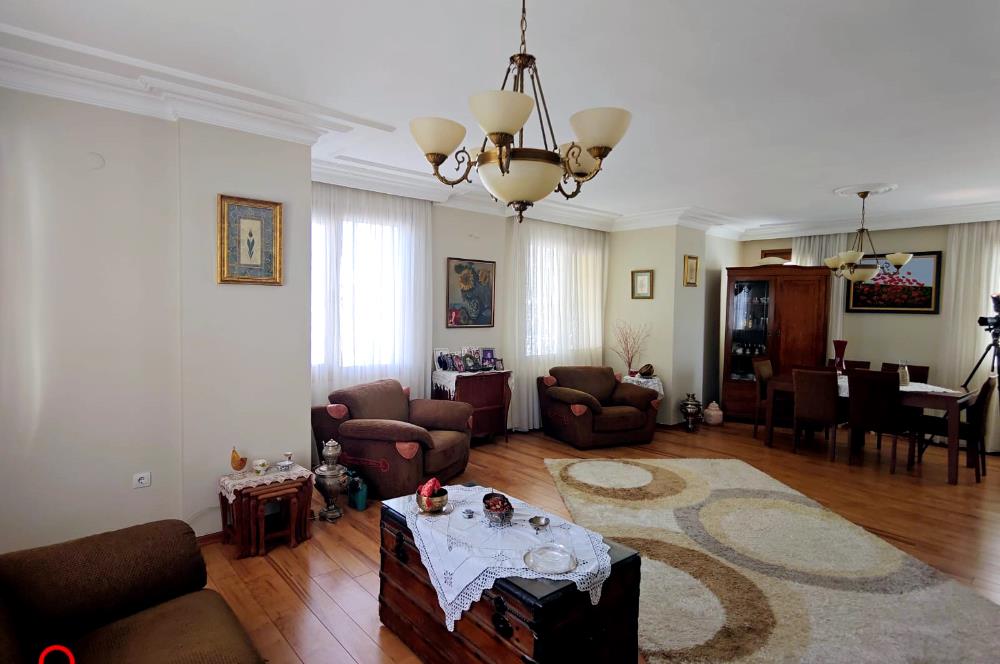  CADDEBOSTAN MEHTAP SOKAKTA KATTA TEK DENİZ MANZARALI SATILIK 4+1