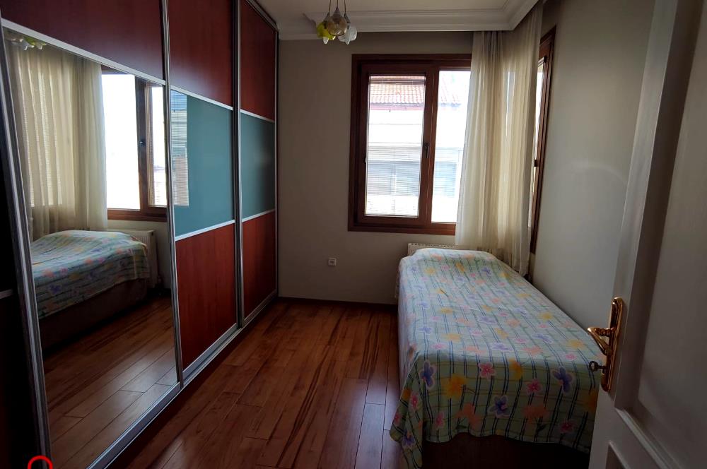  CADDEBOSTAN MEHTAP SOKAKTA KATTA TEK DENİZ MANZARALI SATILIK 4+1