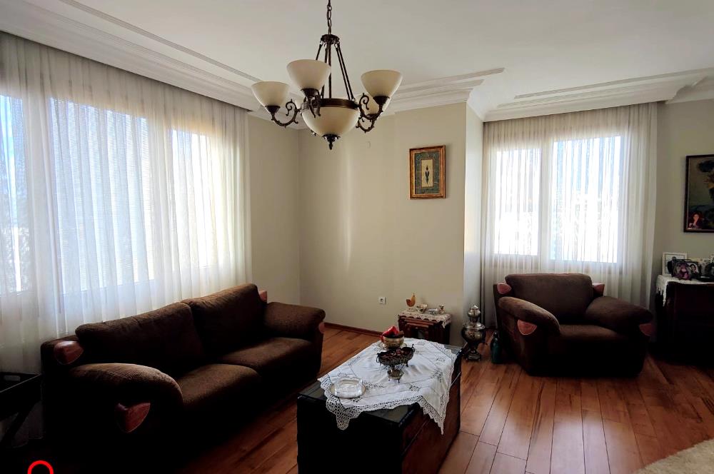  CADDEBOSTAN MEHTAP SOKAKTA KATTA TEK DENİZ MANZARALI SATILIK 4+1