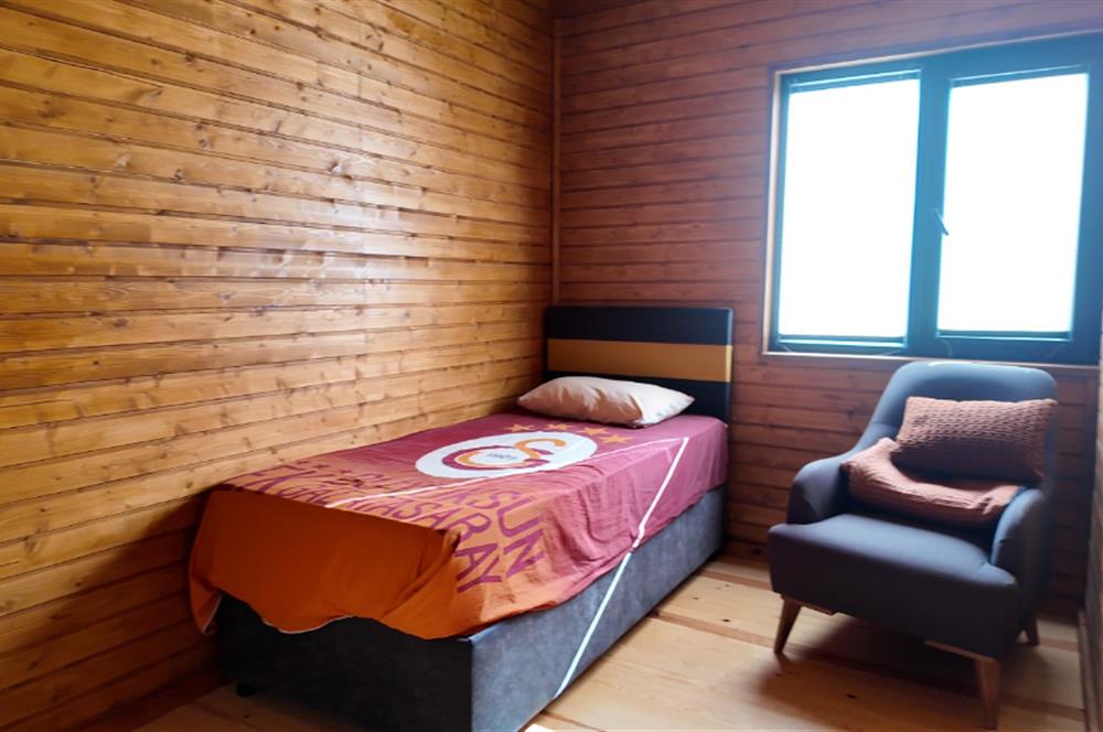 C21 LOCA GÖKÇEYAZI'DA ŞAHANE AHŞAP ÇİFTLİK EVİ VE MEYVE BAHÇESİ