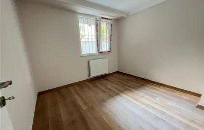 KÜÇÜKYALI'DA 0 BİNADA K.OTOPARKLI BAHÇE KULLANIMLI 2+1