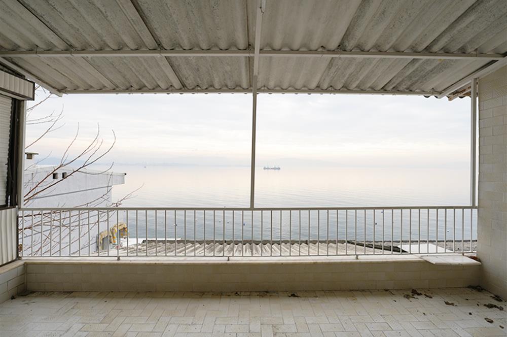 C21 Cius; Deniz Manzaralı Site İçerisinde Kendine Ait Plajı Olan Satılık Daire