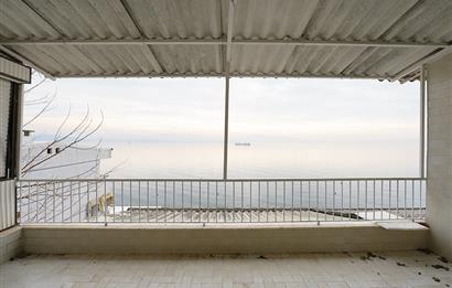 C21 Cius; Deniz Manzaralı Site İçerisinde Kendine Ait Plajı Olan Satılık Daire