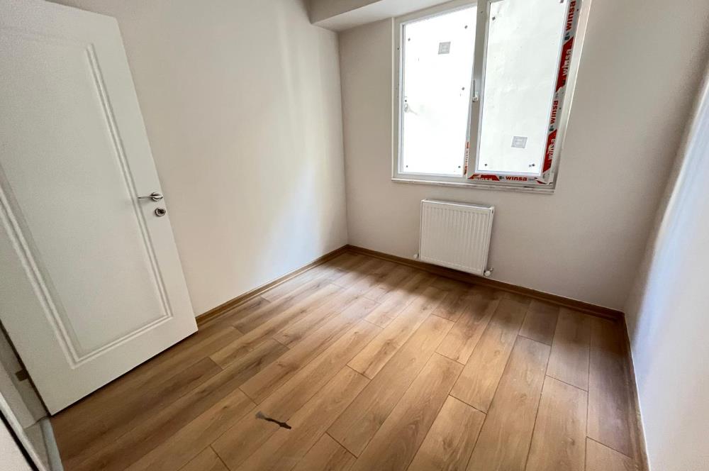 KÜÇÜKYALI'DA 0 BİNADA K.OTOPARKLI BAHÇE KULLANIMLI 2+1