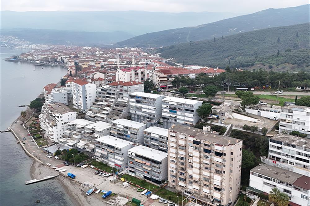C21 Cius; Deniz Manzaralı Site İçerisinde Kendine Ait Plajı Olan Satılık Daire