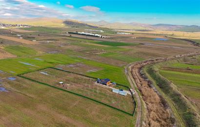 C21 LOCA GÖKÇEYAZI'DA ŞAHANE AHŞAP ÇİFTLİK EVİ VE MEYVE BAHÇESİ