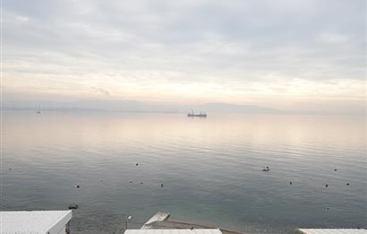 C21 Cius; Deniz Manzaralı Site İçerisinde Kendine Ait Plajı Olan Satılık Daire